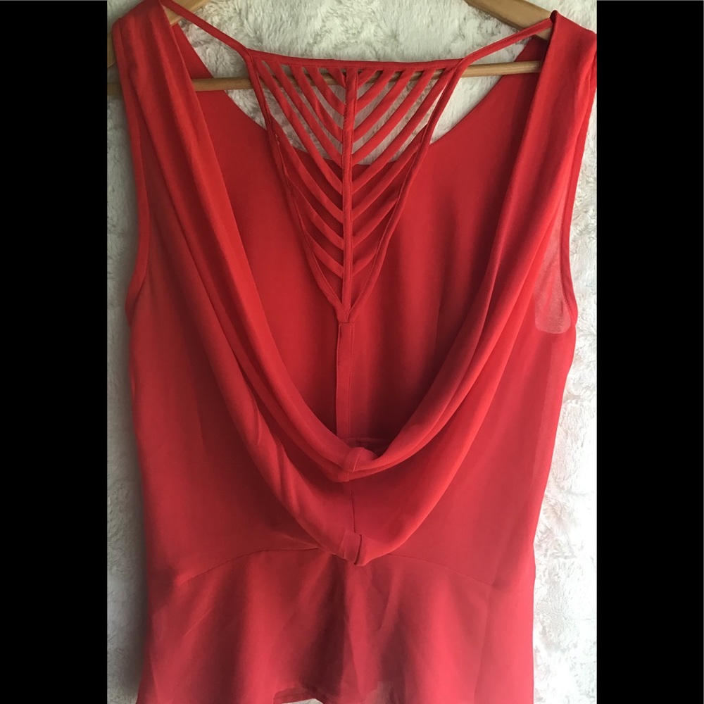NWNT❗️Red and Tan tanktops